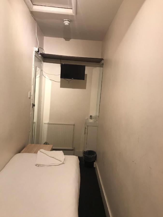 Single Room with Shared Shower and Toilet - No Window,929614966:JPEG
