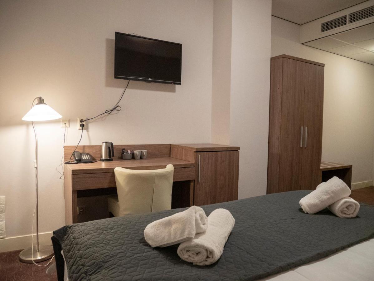 Double or Twin Room No Window