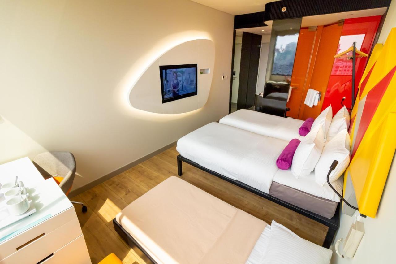 Standard Triple Room 3 Single Beds