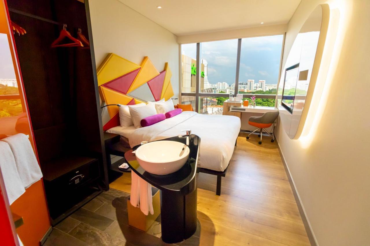 Standard Queen Room Pool View 1 Queen Bed