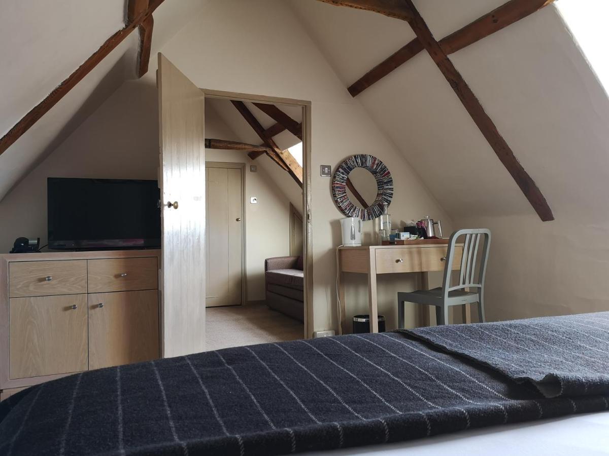 Double Room Private External Bathroom