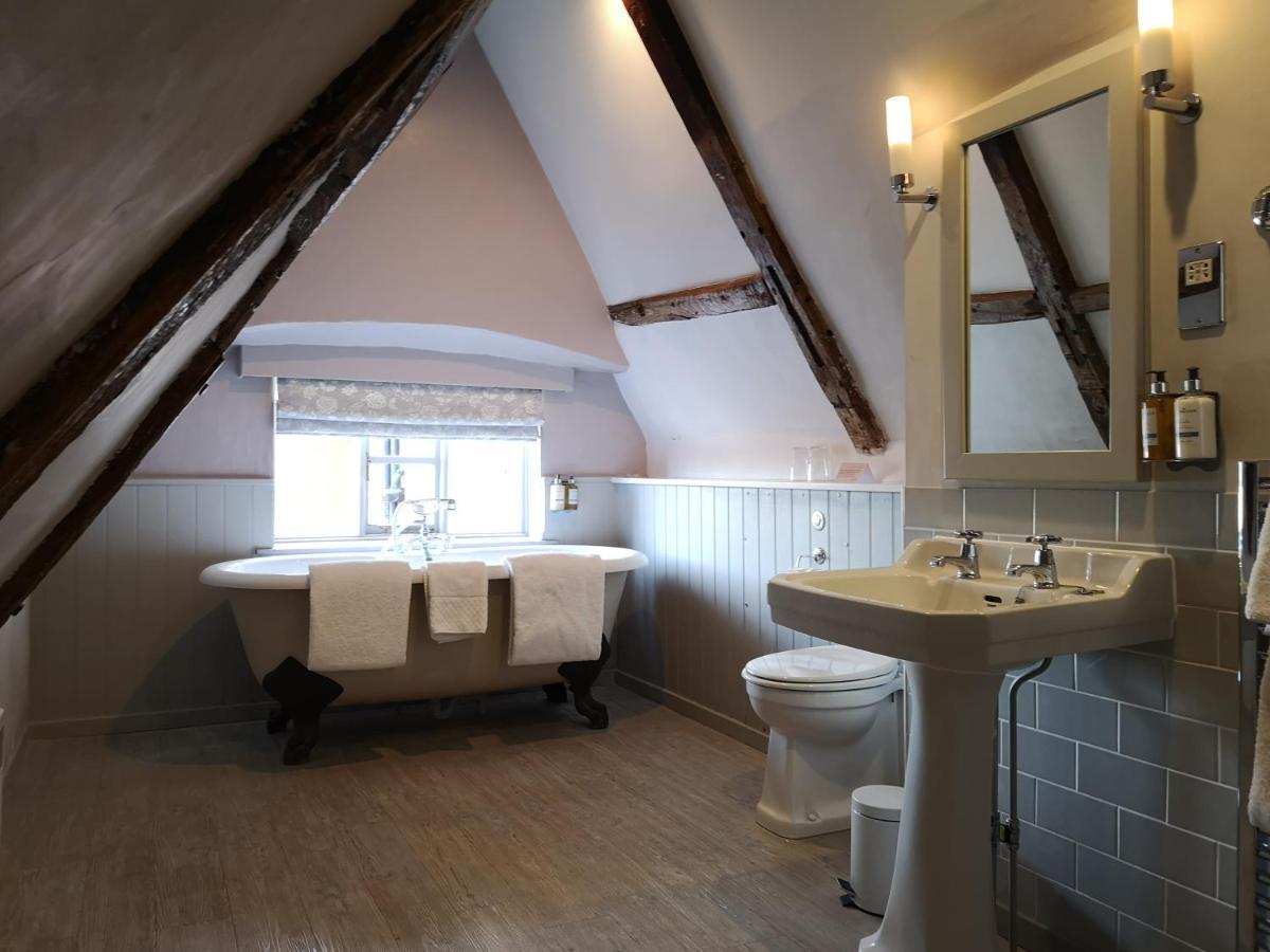 Double Room Private External Bathroom