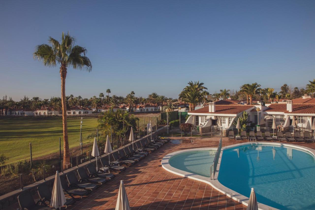Bungalow Terrace Pool view