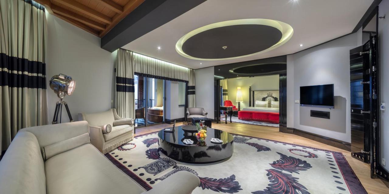 Premium Suite Spa Bath