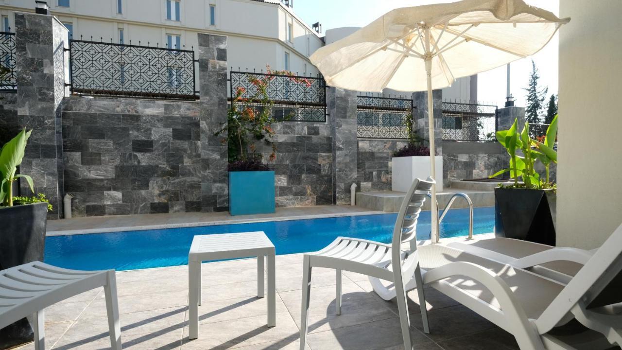 Deluxe Double or Twin Room Pool Access