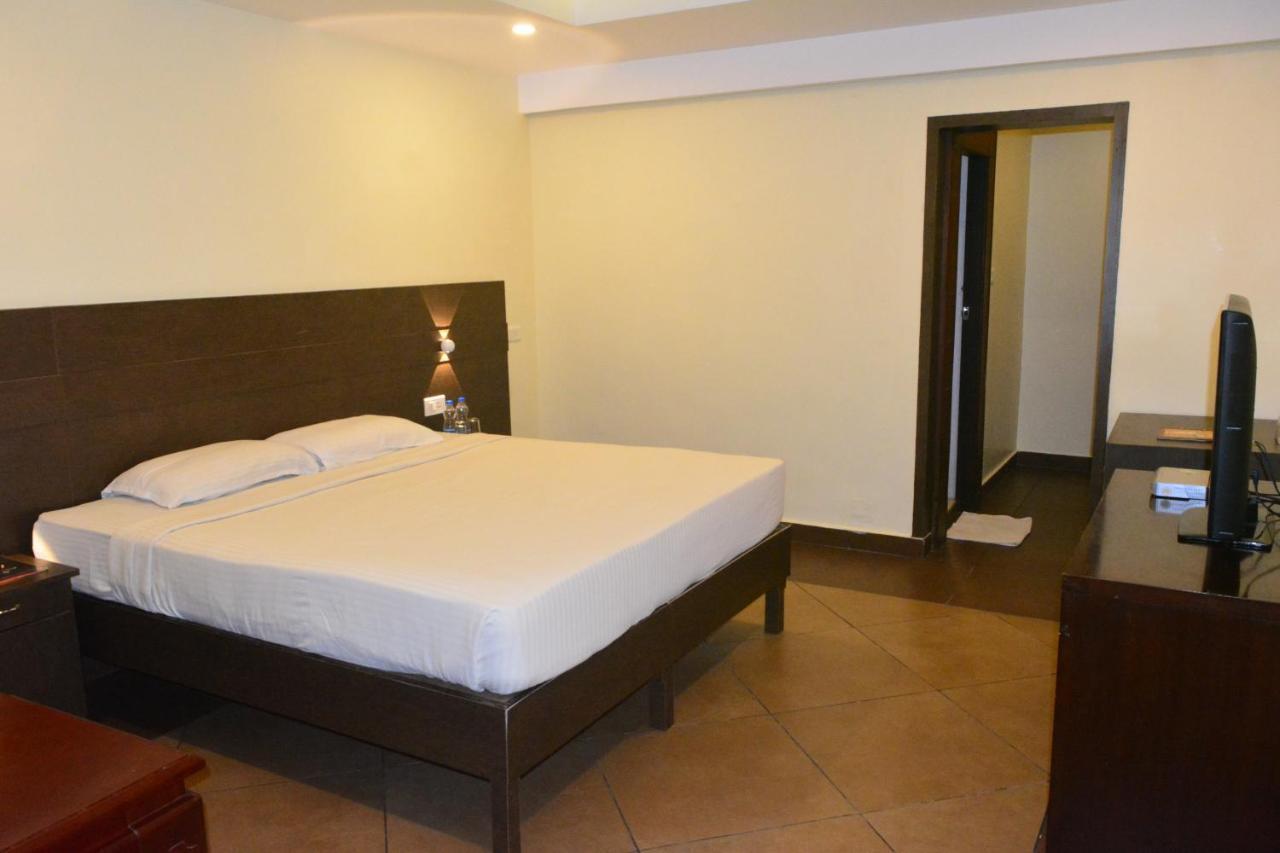 Queen Room