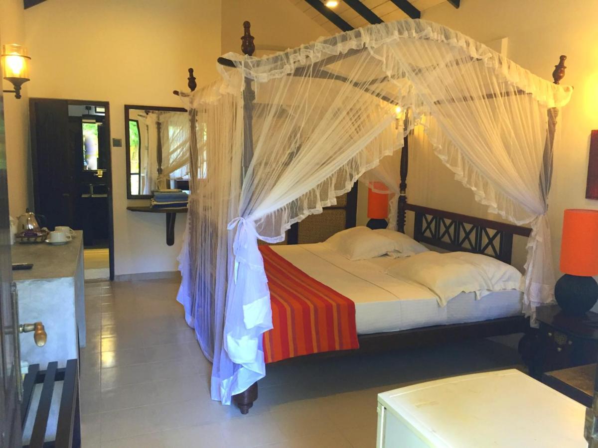 Deluxe Cabana