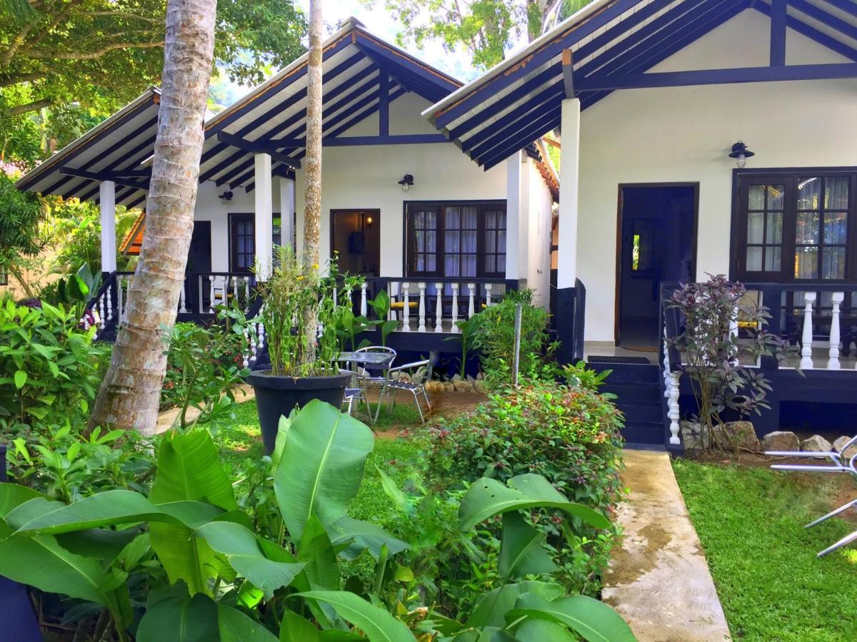 Deluxe Cabana
