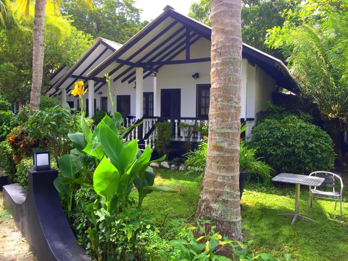 Deluxe Cabana