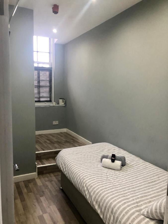 Single Room Private Bathroom