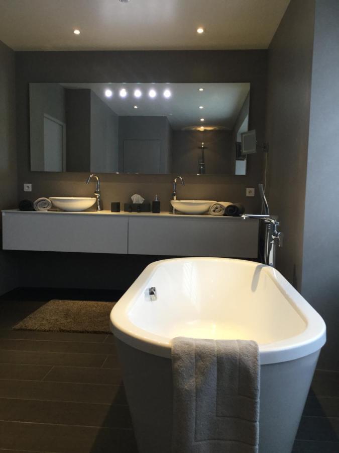 Deluxe Double Room Bath