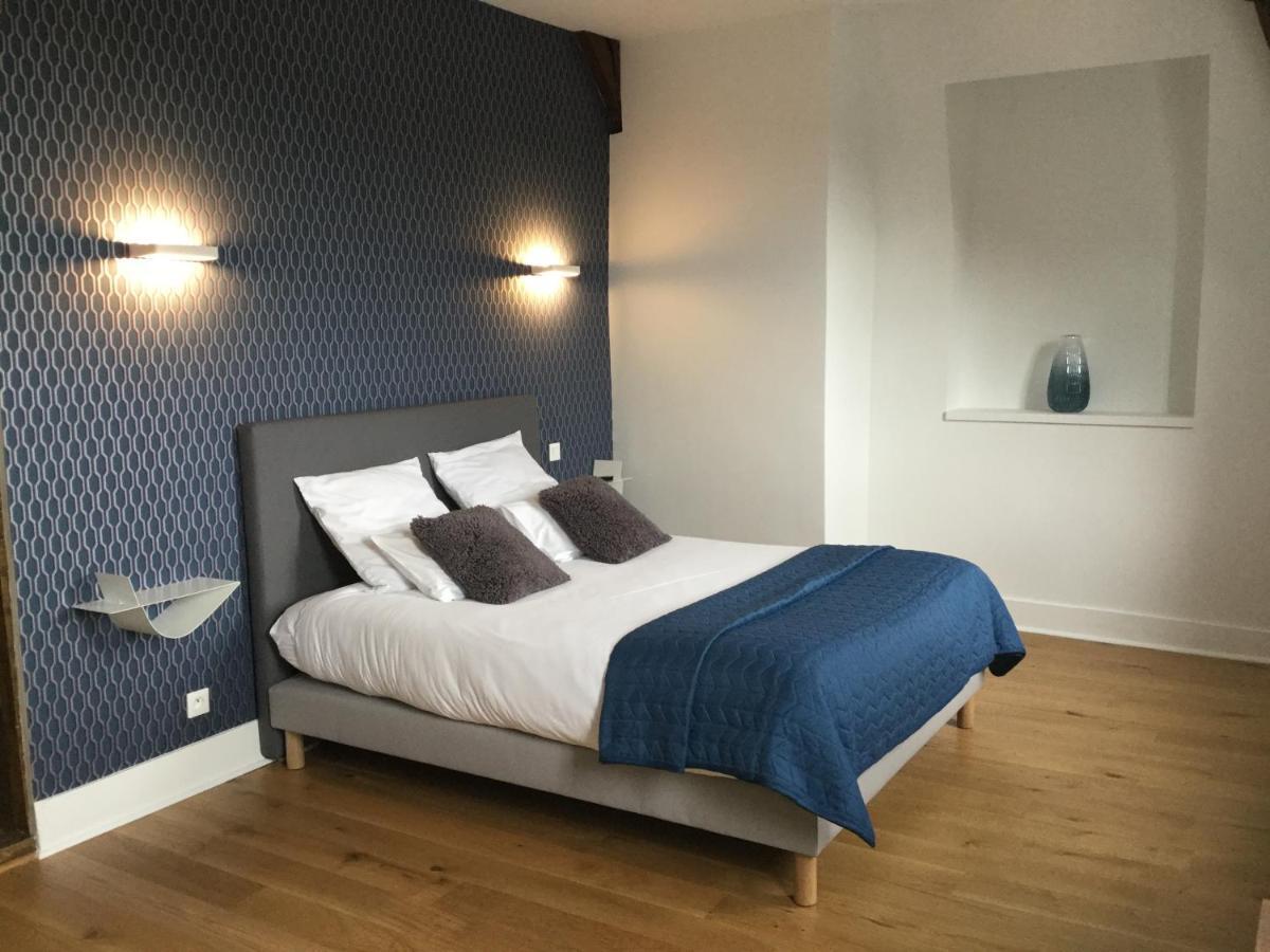 Deluxe Double Room Shower