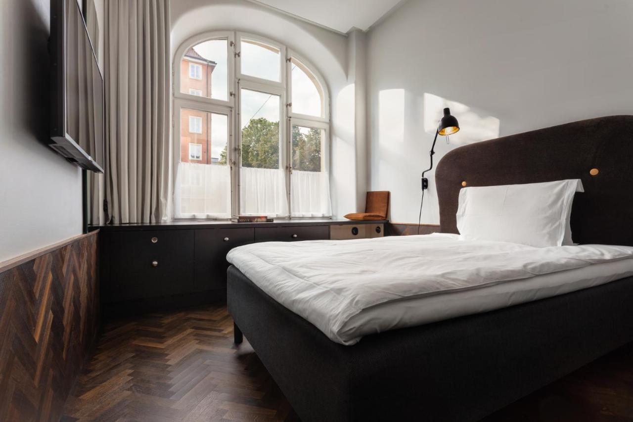 Small Double Room 140cm Bed