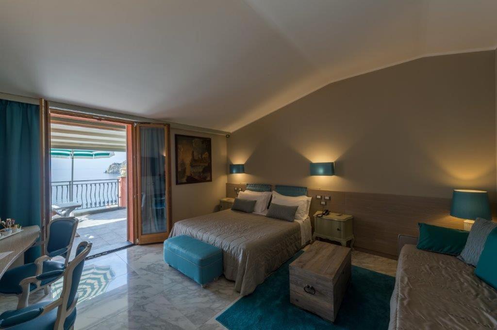 Suite Junior avec Terrasse et Vue sur la Mer