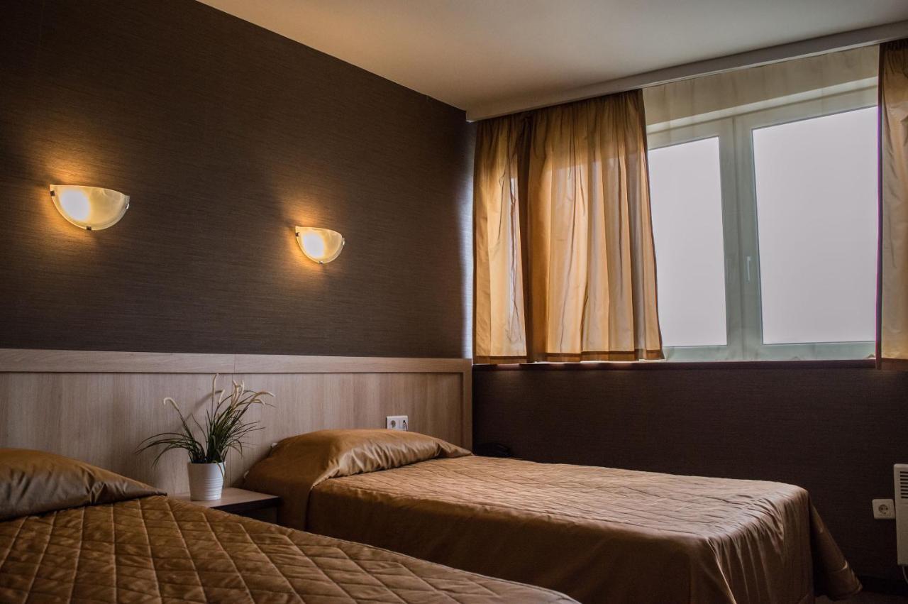 Panorama Suite 3 Single beds tea or coffee making facilities