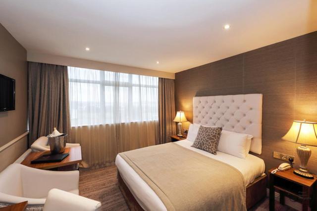 Deluxe Double or Twin Room