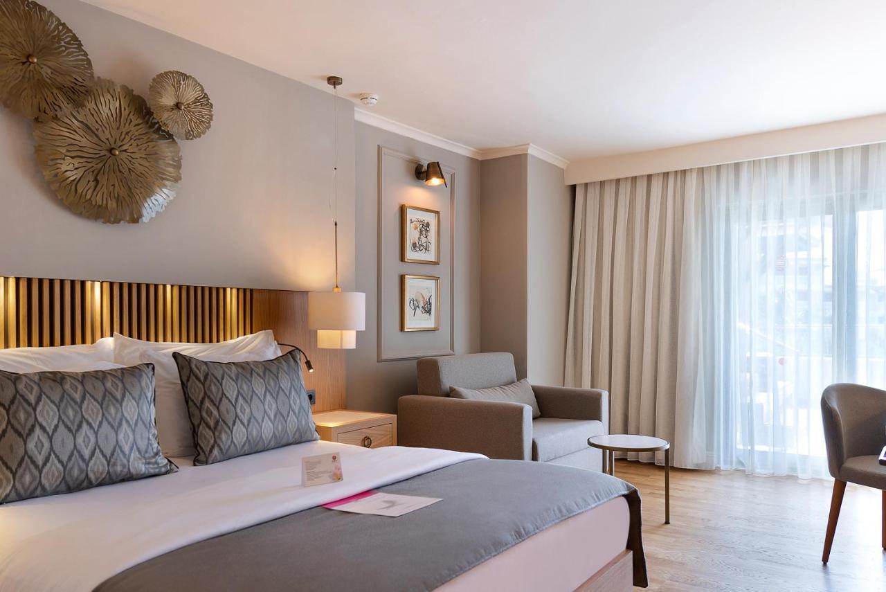 Superior Room with Jacuzzi on balcony