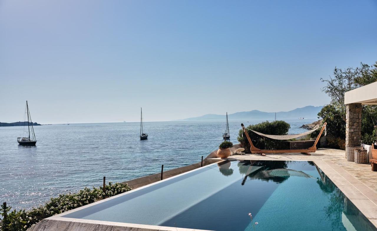 1 Bedroom Waterfront Villa Private Pool 350 meters from main hotel