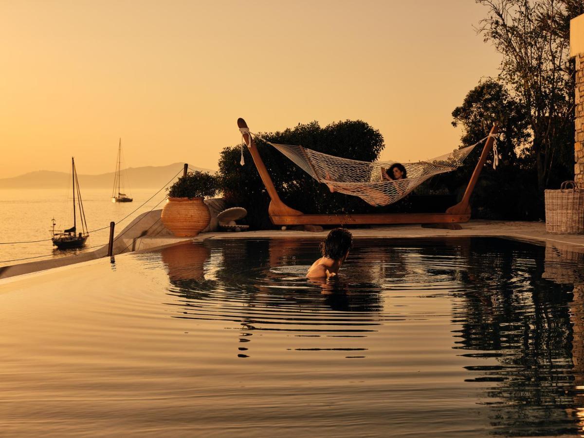 1 Bedroom Waterfront Villa Private Pool 350 meters from main hotel