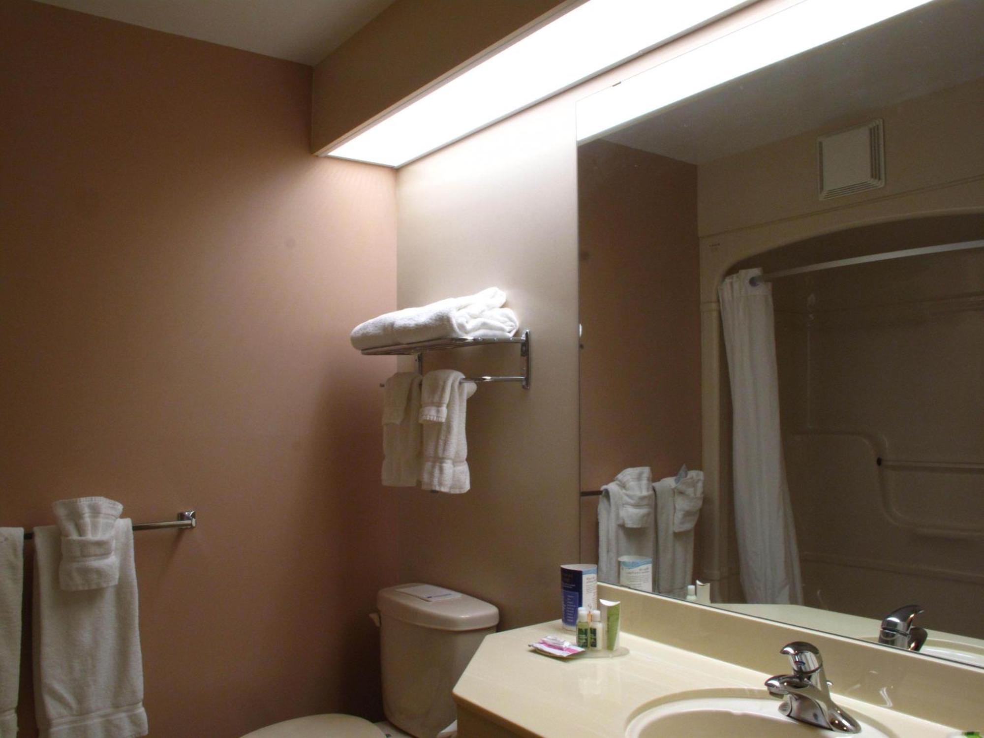 Queen Room Two Queen Beds