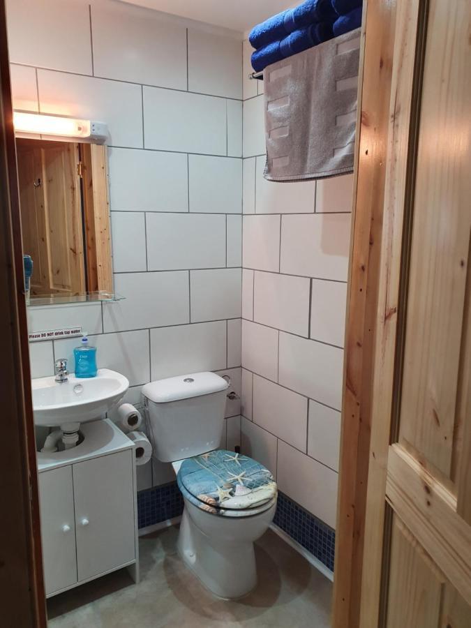 Double or Twin Room Private Bathroom