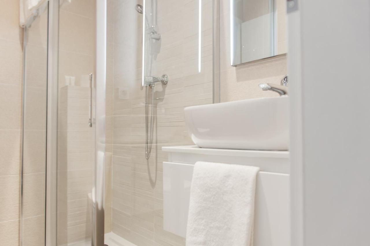 Double Room Private Bathroom