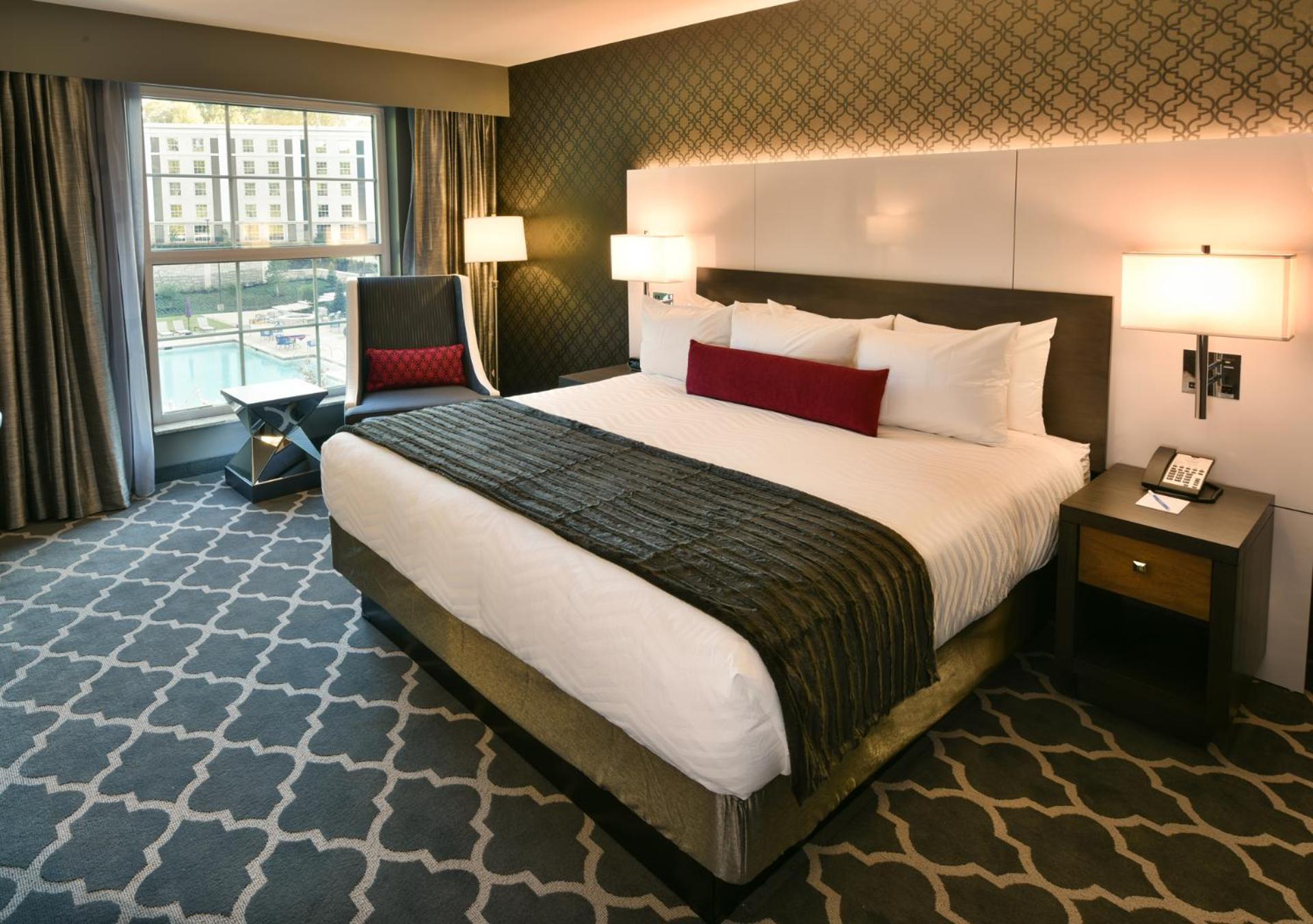 Superior King Room Courtyard View Connecting