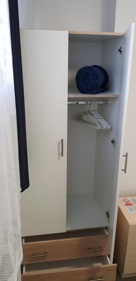 Standard Single Room Shower