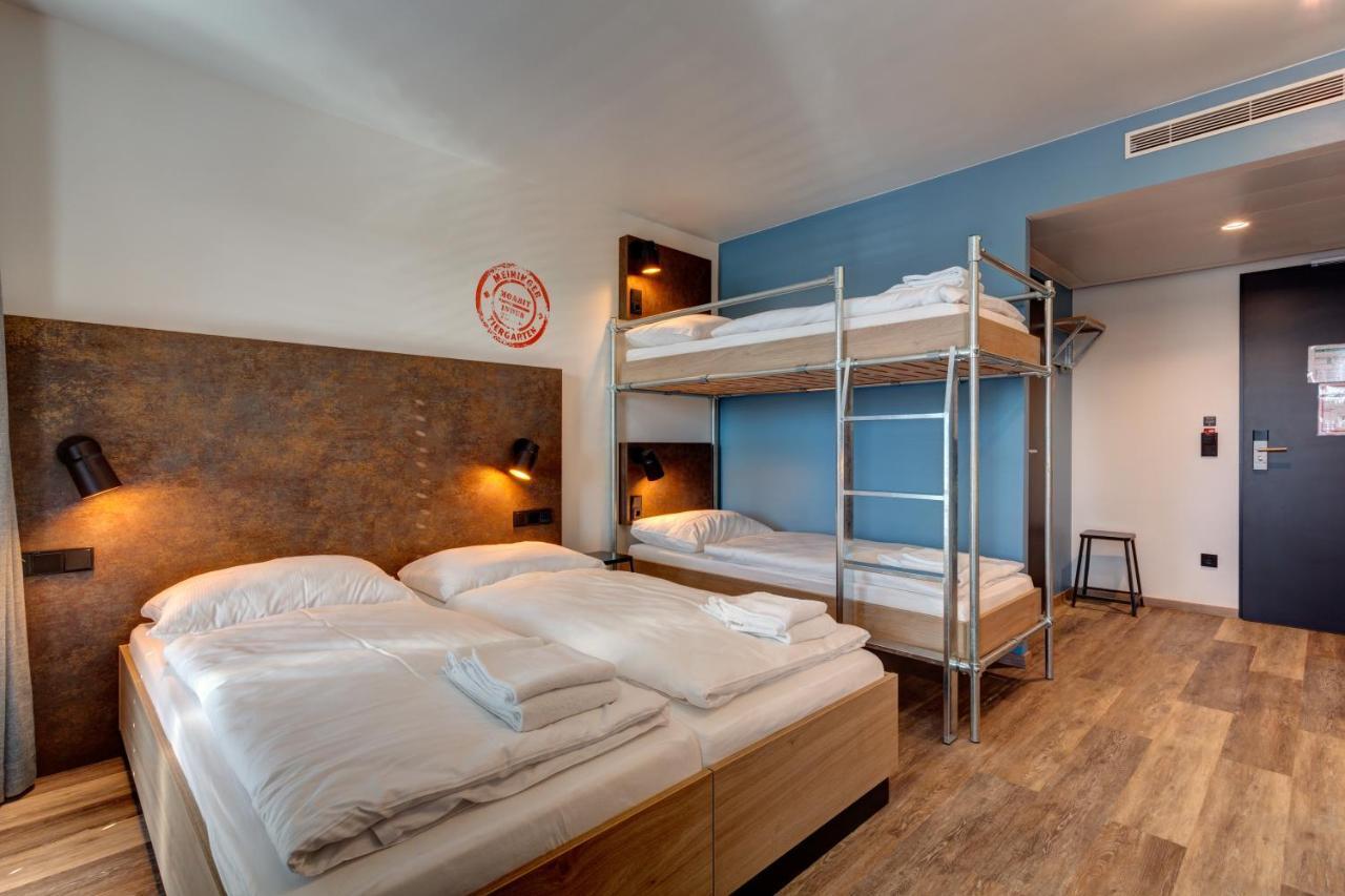 Quad Room