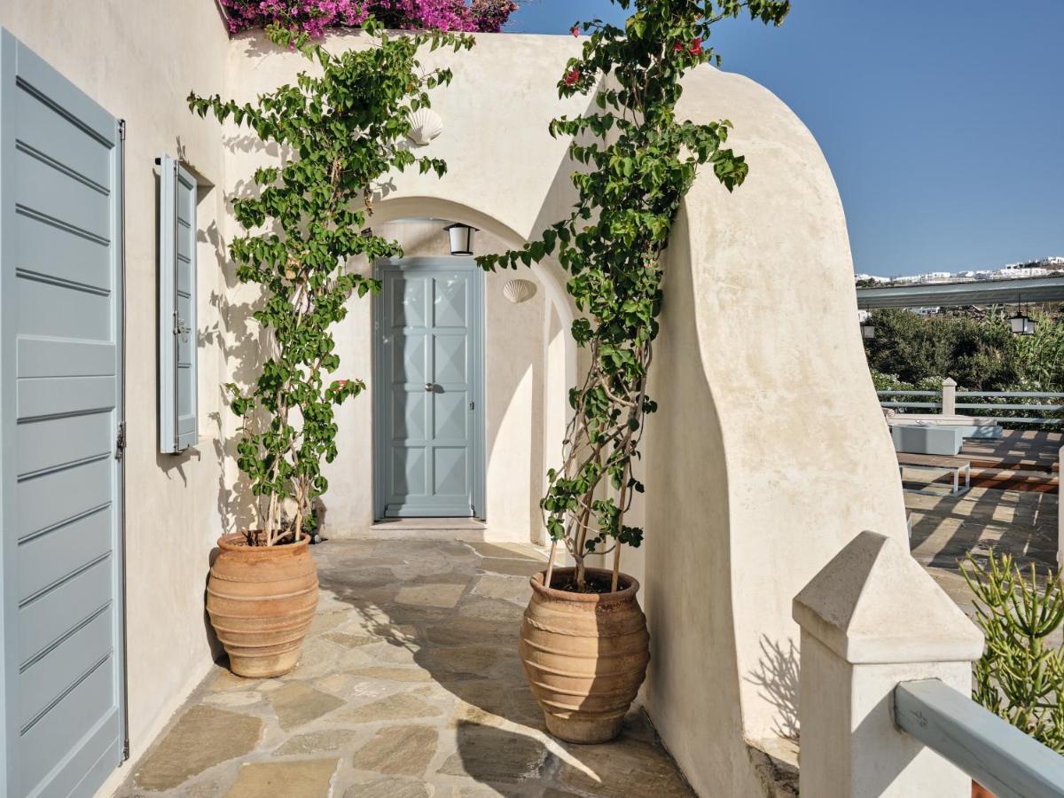 Waterfront Suite Private Sundeck 350 meters from the main hotel