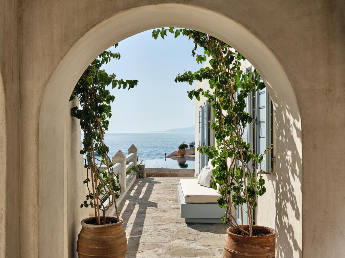1 Bedroom Waterfront Villa Private Pool 350 meters from main hotel