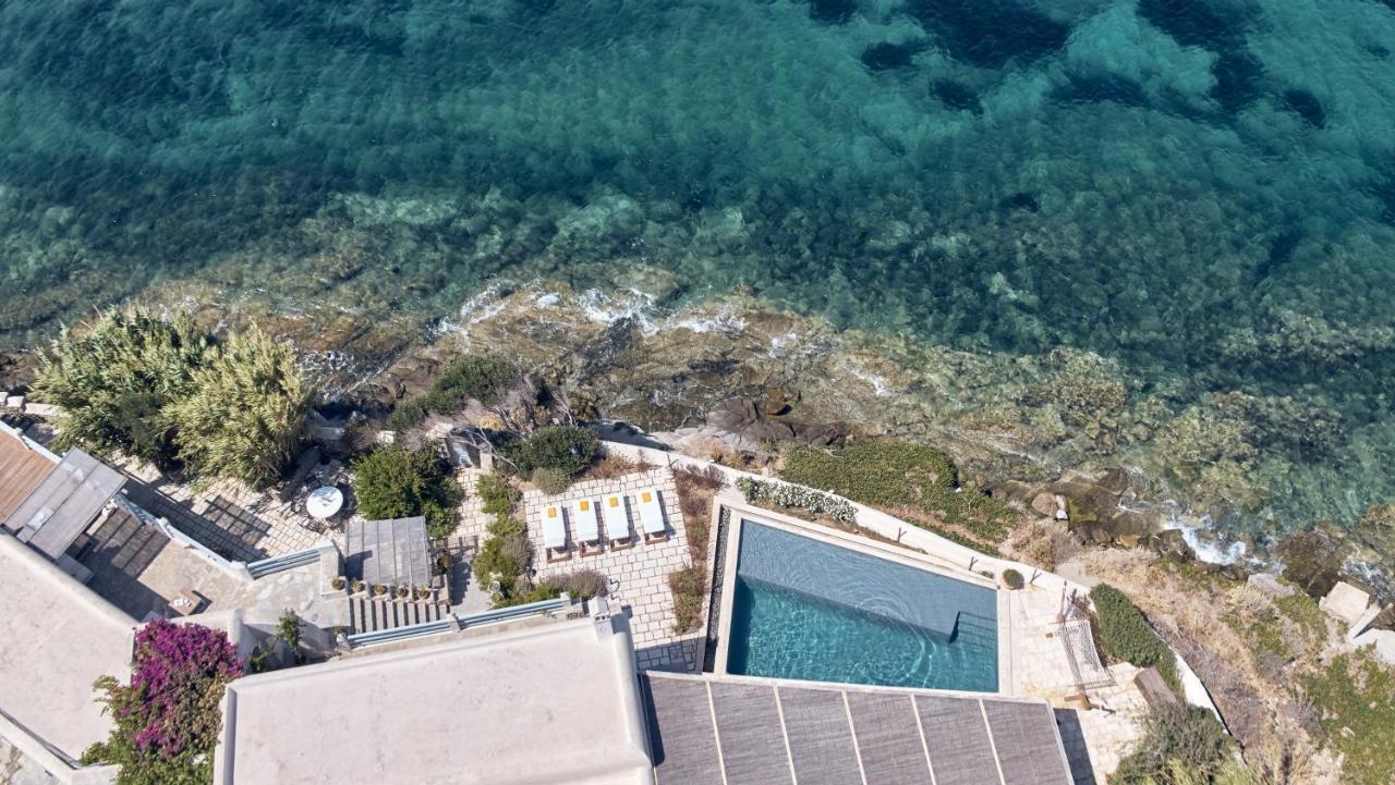 3 Bedroom Waterfront Villa 350 meters from main hotel