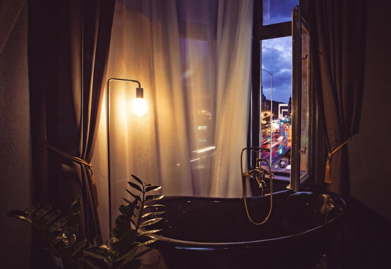 Deluxe Suite Bath