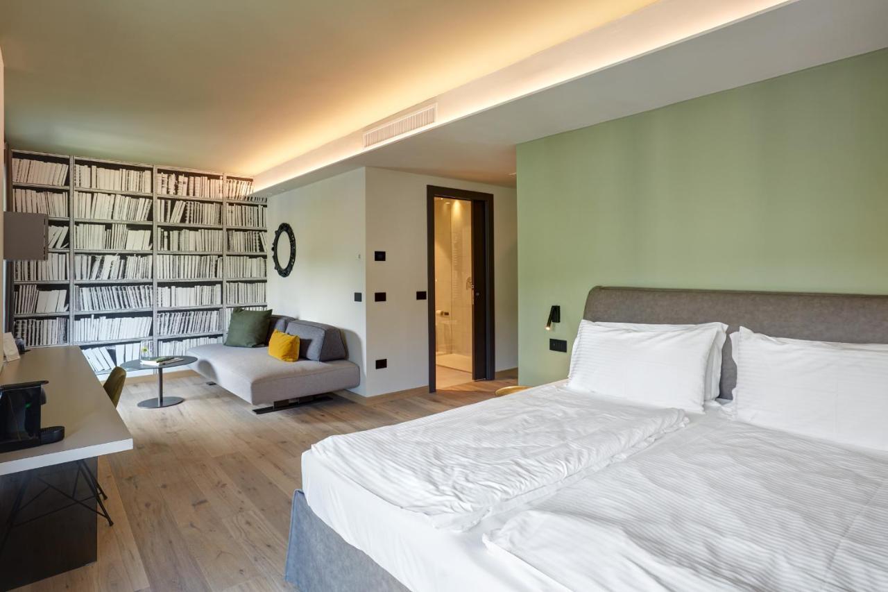 Suite Junior avec Balcon - Vue sur Piscine