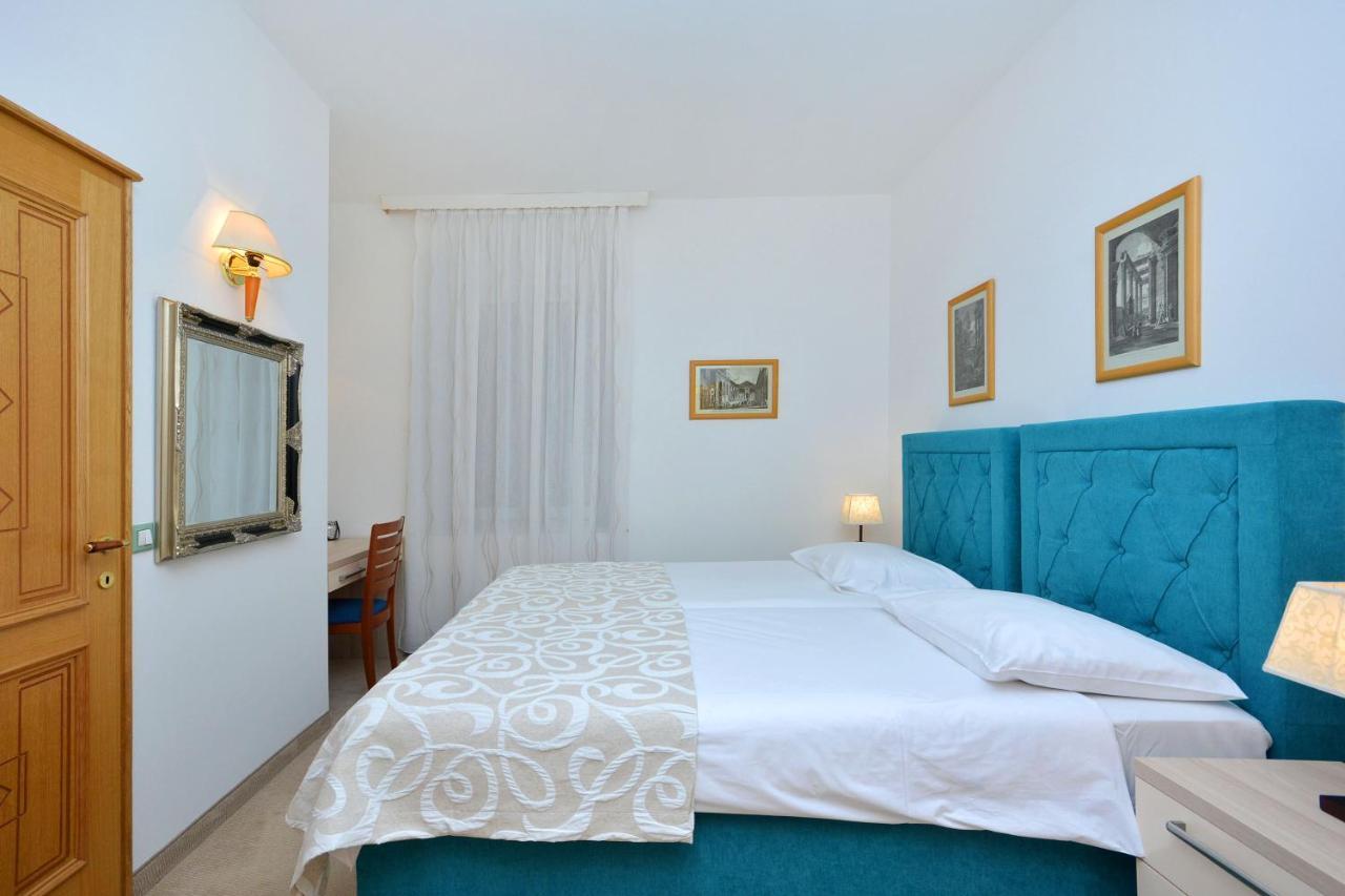 Standard Double or Twin Room,958573231:JPEG