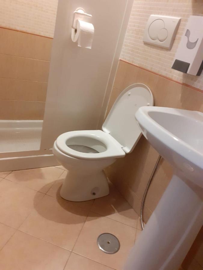 Double or Twin Room Bathroom