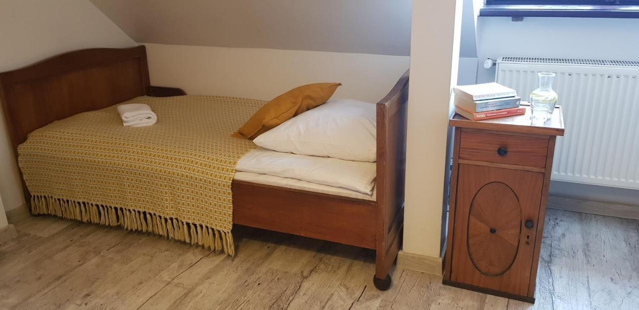 Zweibettzimmer mit Bad