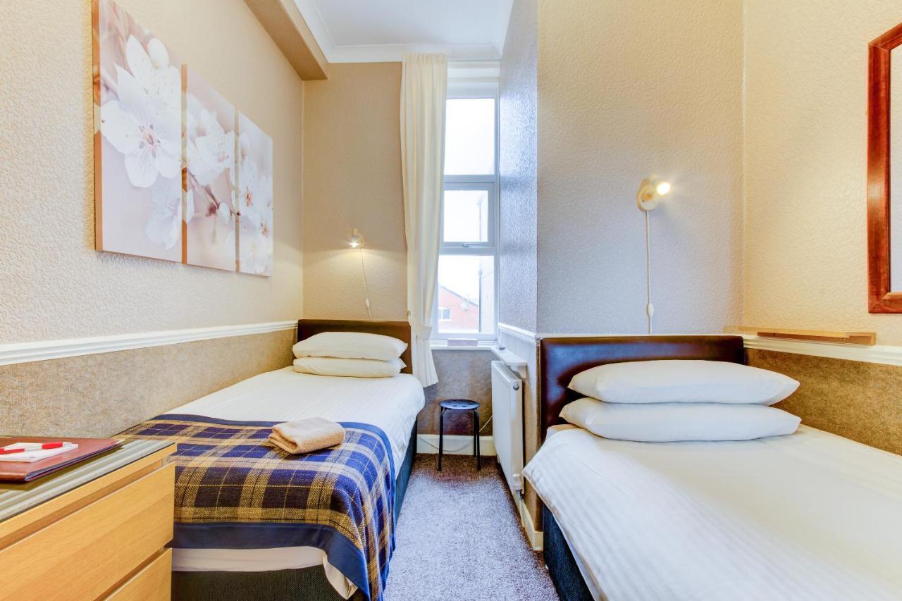 Kleines Zweibettzimmer