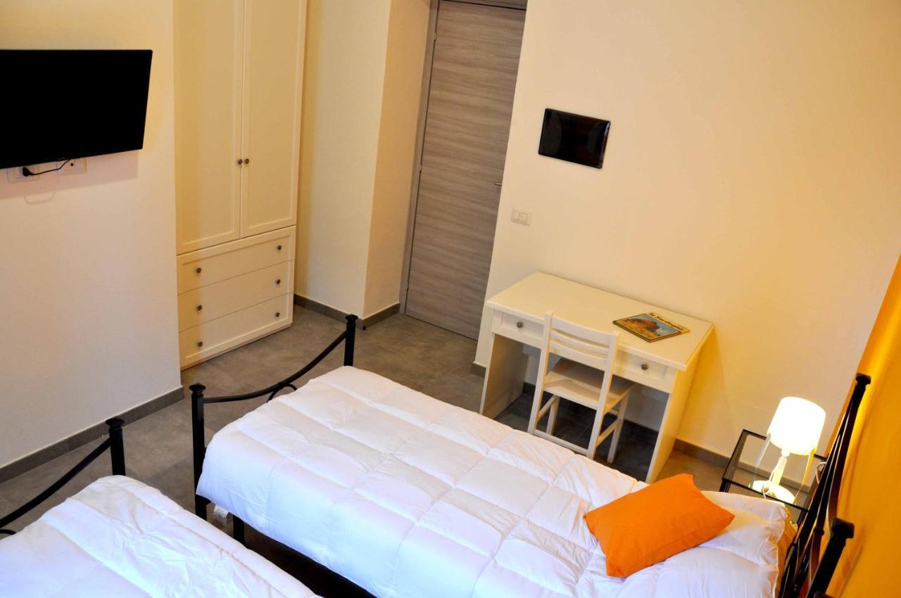 Twin Room Private Bathroom