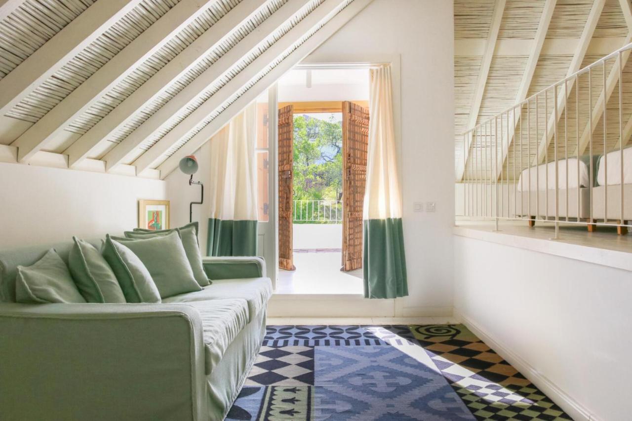 Deluxe Queen Suite