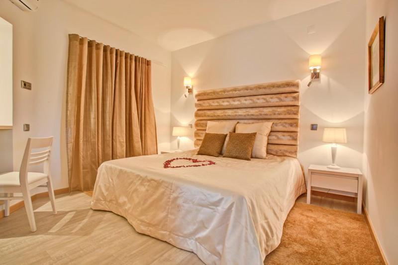 Deluxe Two-Bedroom Villa,727844101:JPEG