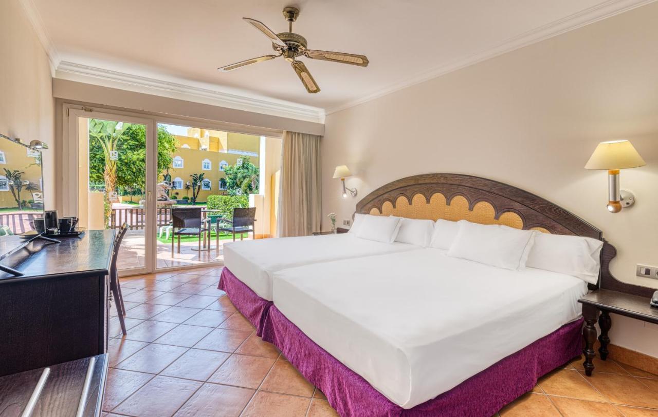 Quarto Triplo Superior com Vista Mar