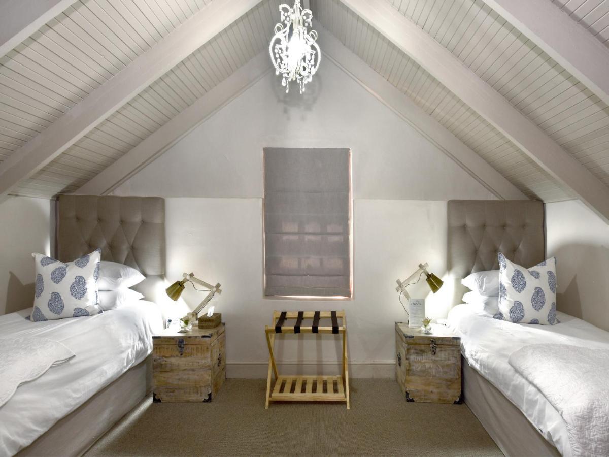 Loft Room 2 Single beds