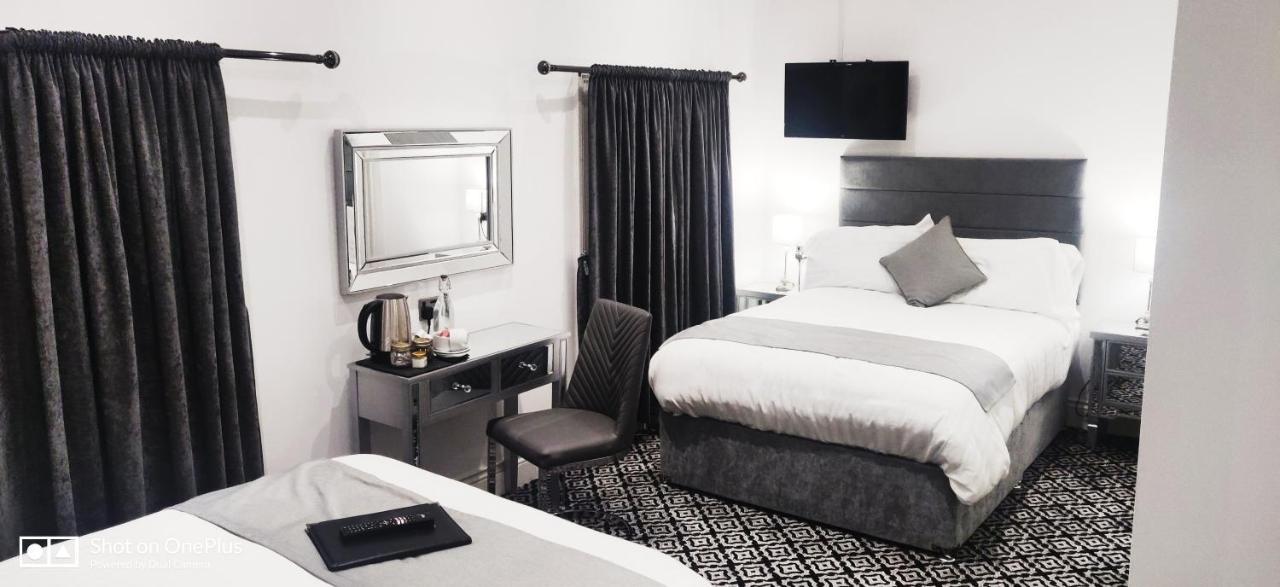 Deluxe Double or Twin Room