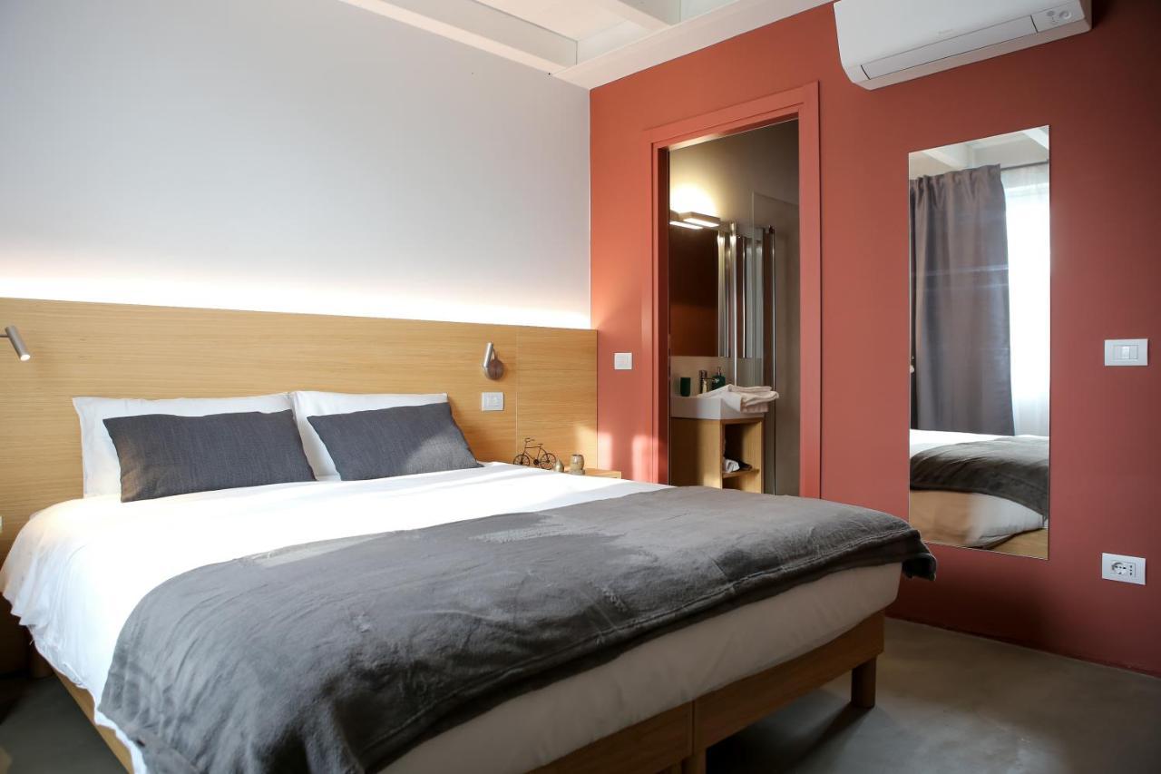 Quarto Grande com Cama de Casal ou 2 de Solteiro