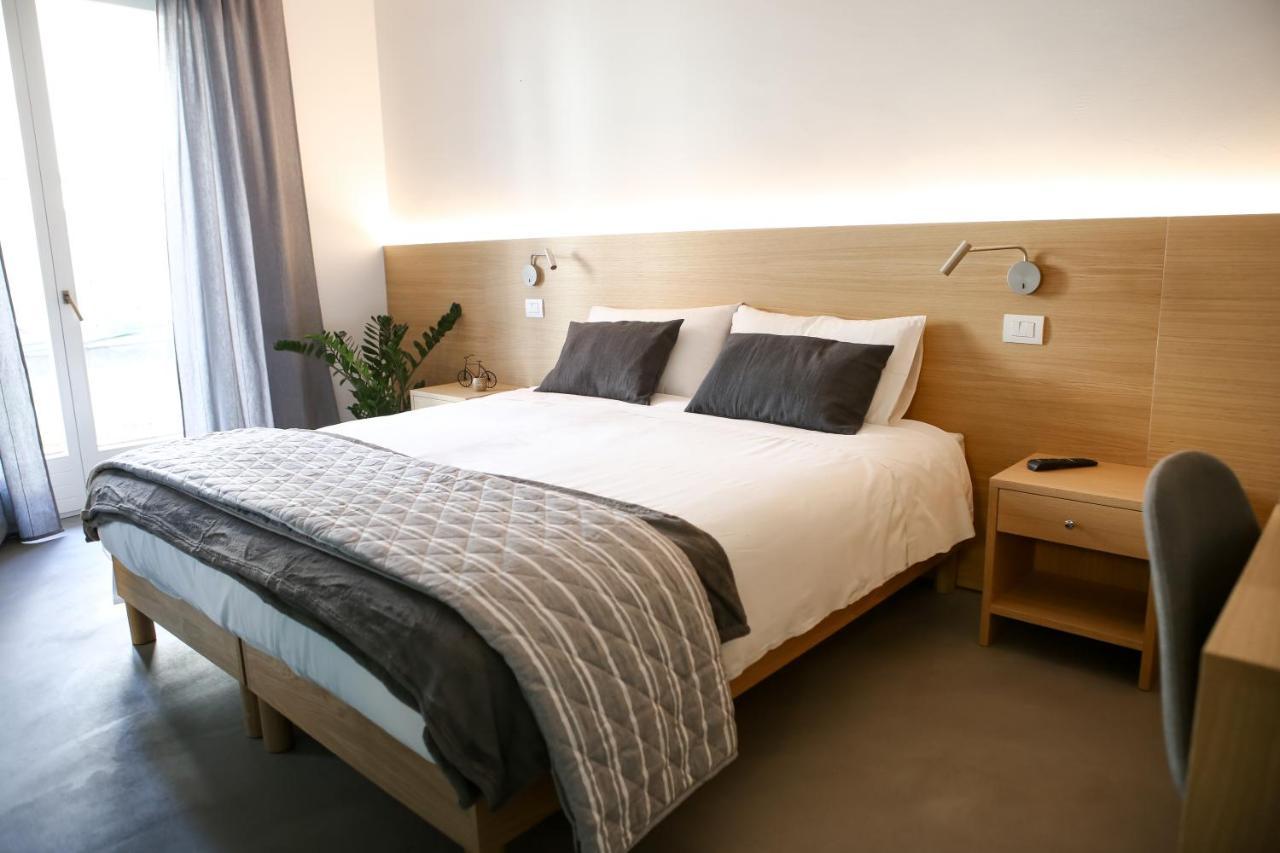 Quarto Deluxe com Cama de Casal ou 2 de Solteiro e Varanda