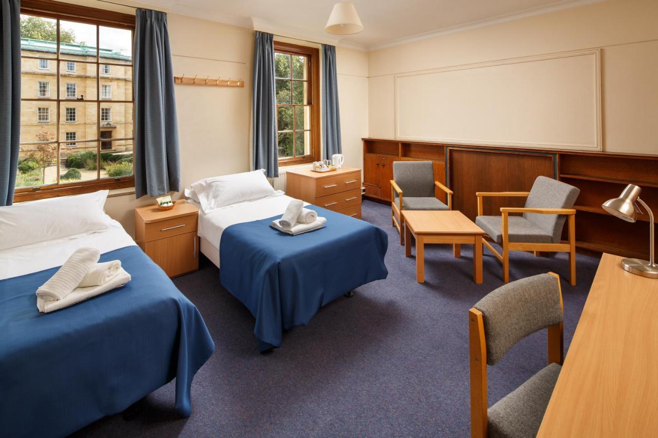 Standard Twin Room with Shared Bathroom,967877698:JPEG