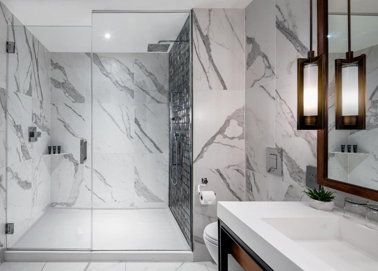 Quarto Silver com 2 Camas Queen-size
