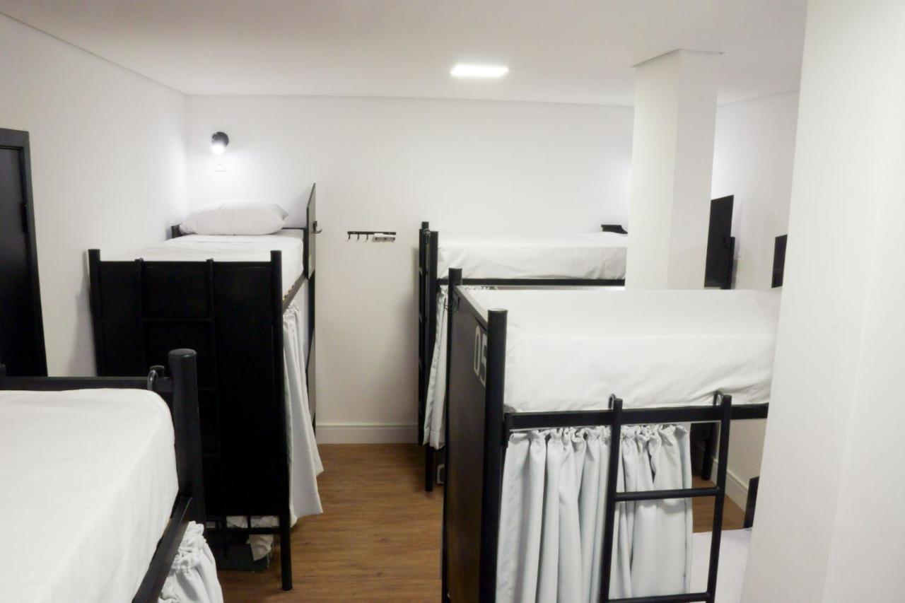 Cama de Solteiro em Dormitório Misto com 10 Camas
