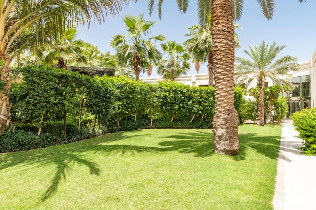 Le Meridien Club Zimmer mit Gartenblick und Zugang zur Executive-Lounge